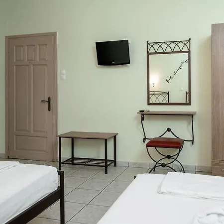 Konstantinos & 2 Aparthotel 3*